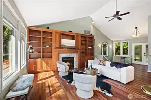 3324 Deer Island Dr E, Lake Tapps, WA 98391 - Photo 4