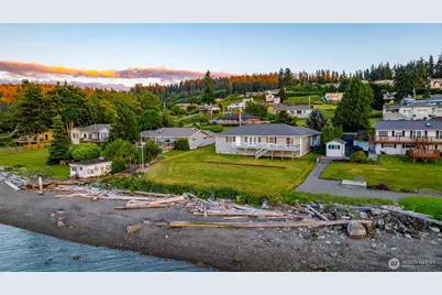 639 E Beacon View Drive, Oak Harbor, WA 98277 - Photo 4