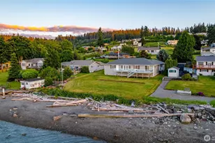 639 E Beacon View Dr, Oak Harbor, WA 98277 - Photo 4