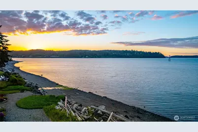 639 E Beacon View Drive, Oak Harbor, WA 98277 - Photo 36