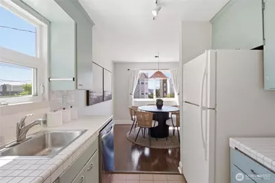 4324 Phinney Avenue N #3, Seattle, WA 98103 - Photo 12