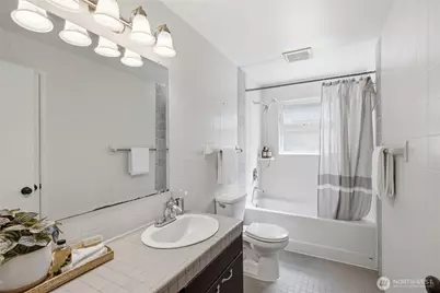 4324 Phinney Avenue N #3, Seattle, WA 98103 - Photo 16