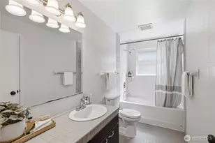 4324 Phinney Ave N, Seattle, WA 98103 - Photo 16