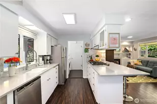 5121 Sunset Dr W, University Place, WA 98467 - Photo 12