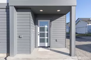 9321 Marcus Ave S, Seattle, WA 98118 - Photo 2