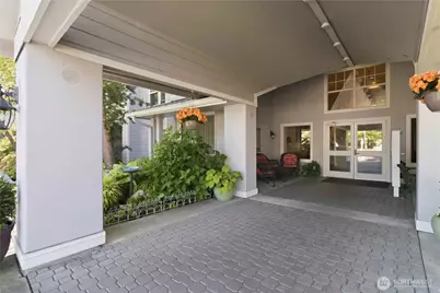 3941 226th Place SE #103, Issaquah, WA 98029 - Photo 2