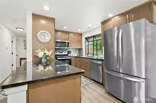 237 S 186th St, Burien, WA 98148 - Photo 8