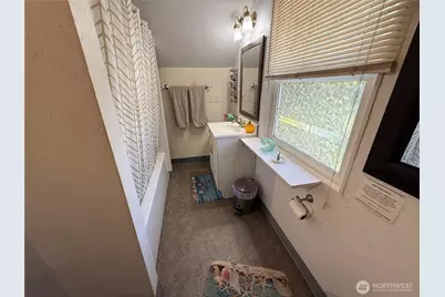 914 Pacific Avenue, Bremerton, WA 98337 - Photo 22