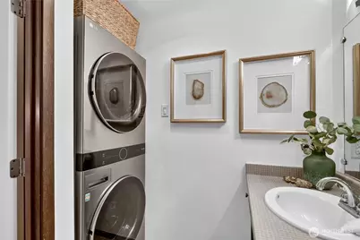4020 Aurora Avenue N #305, Seattle, WA 98103 - Photo 16