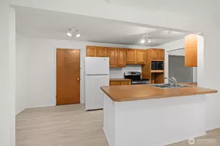 16811 1st Ave NW, Shoreline, WA 98177 - Photo 2