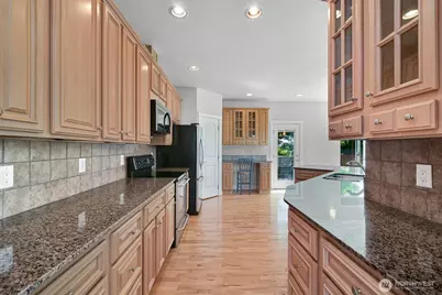 875 N Park Street, Lynden, WA 98264 - Photo 8
