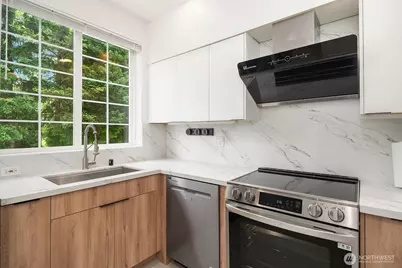2020 132nd Avenue SE #204, Bellevue, WA 98005 - Photo 10