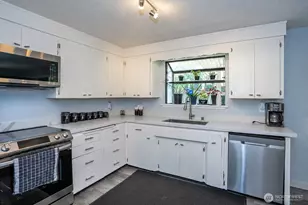 438 174th St S, Spanaway, WA 98387 - Photo 10