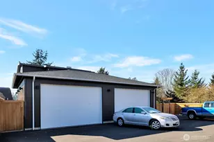 1016 SW 152nd St, Burien, WA 98166 - Photo 4