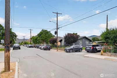 1002 Methow Street, Wenatchee, WA 98801 - Photo 10