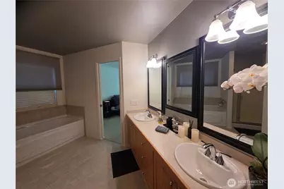 9221 181st Avenue E, Bonney Lake, WA 98391 - Photo 16