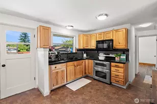 2710 Holman St, Bremerton, WA 98310 - Photo 6