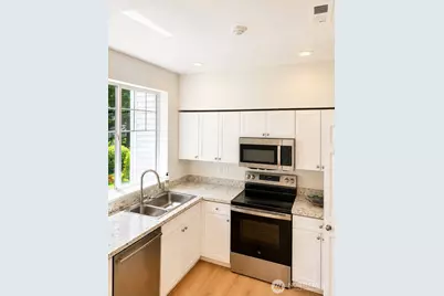 9630 178th Place NE #2, Redmond, WA 98052 - Photo 14