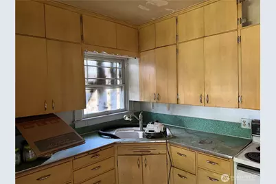 212 Ash Street S, Omak, WA 98841 - Photo 2