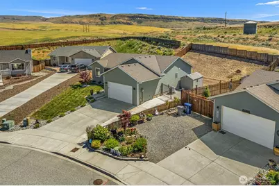 2691 Semolina Loop, East Wenatchee, WA 98802 - Photo 2