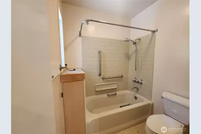 10336 NE Knight Road, Bainbridge Island, WA 98110 - Photo 18