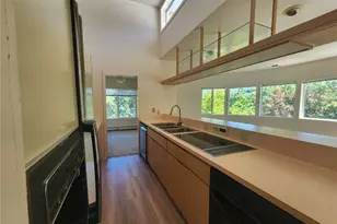 10336 NE Knight Rd, Bainbridge Island, WA 98110 - Photo 10