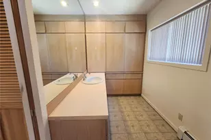 10336 NE Knight Rd, Bainbridge Island, WA 98110 - Photo 20