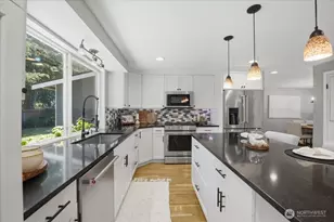 6220 145th Street NE, Redmond, WA 98052 - Photo 8