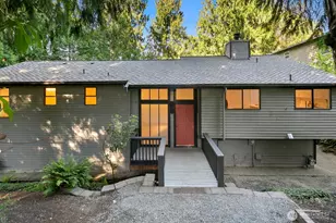 2807 NE 183rd St, Lake Forest Park, WA 98155 - Photo 2