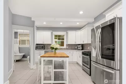 325 23rd Avenue E, Seattle, WA 98112 - Photo 8
