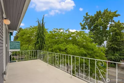 325 23rd Avenue E, Seattle, WA 98112 - Photo 28
