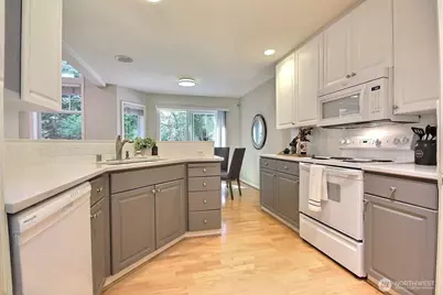 575 Elma Avenue NE, Renton, WA 98059 - Photo 10