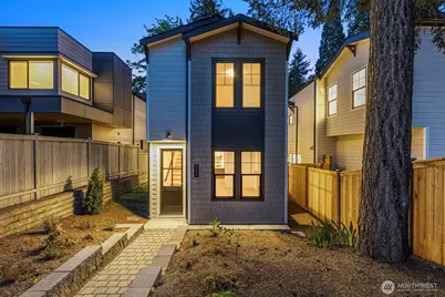 9210 116th Avenue NE, Kirkland, WA 98033 - Photo 2