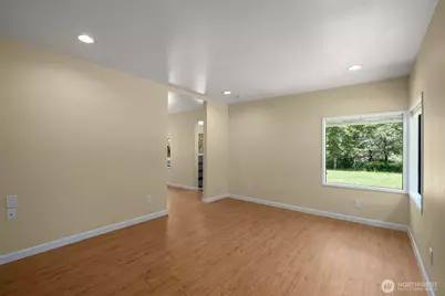 2703 25th Street SW, Puyallup, WA 98373 - Photo 8