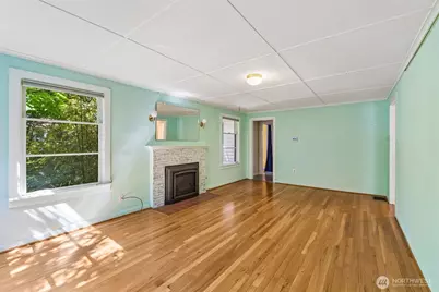 8812 Dibble Avenue NW, Seattle, WA 98117 - Photo 4