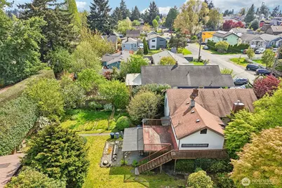 8812 Dibble Avenue NW, Seattle, WA 98117 - Photo 32