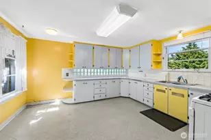 8812 Dibble Ave NW, Seattle, WA 98117 - Photo 10