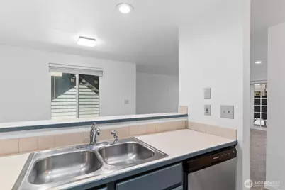 22810 30th Avenue S #B103, Des Moines, WA 98198 - Photo 6