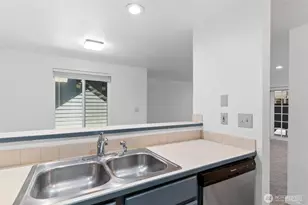 22810 30th Ave S, Des Moines, WA 98198 - Photo 6