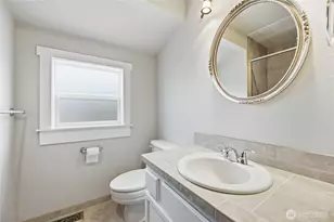 225 McElroy Pl, Puyallup, WA 98371 - Photo 30