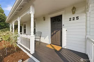 225 McElroy Pl, Puyallup, WA 98371 - Photo 2