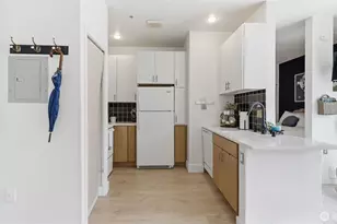 2414 1st Ave, Seattle, WA 98121 - Photo 12