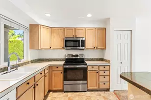 5731 14th Dr W, Everett, WA 98203 - Photo 8