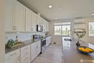 14715 Admiralty Way, Lynnwood, WA 98087 - Photo 4