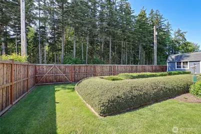 1612 Country Club Drive, Camano Island, WA 98282 - Photo 24