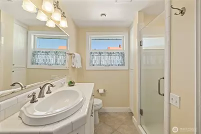 107 W Montana Avenue, Roslyn, WA 98941 - Photo 14