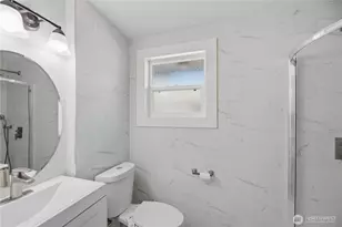 3404 NE 11th Pl, Renton, WA 98056 - Photo 14