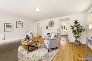 2722 NE Blakeley St, Seattle, WA 98105 - Photo 4