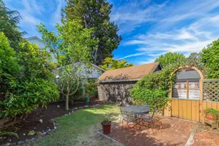 1631 N 54th St, Seattle, WA 98103 - Photo 30