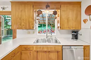 3610 NE 197th St, Lake Forest Park, WA 98155 - Photo 10